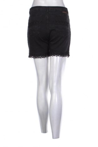 Damen Shorts Moodo, Größe M, Farbe Schwarz, Preis 39,39 €