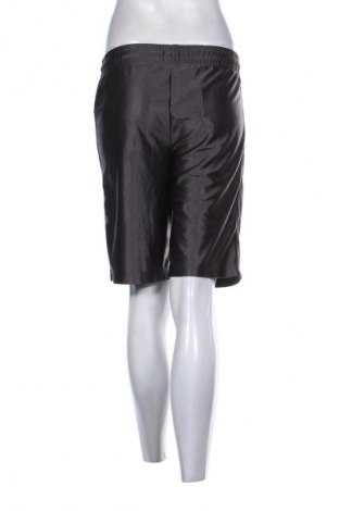Pantaloni scurți de femei Place Est. 1989, Mărime M, Culoare Gri, Preț 24,99 Lei