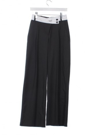 Pantaloni de femei Bershka, Mărime XS, Culoare Gri, Preț 101,86 Lei