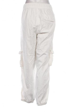 Női nadrág Bershka, Méret L, Szín Fehér, Ár 4 139 Ft