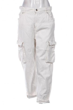 Női nadrág Bershka, Méret M, Szín Ekrü
, Ár 8 255 Ft