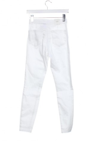 Pantaloni de femei Bershka, Mărime XS, Culoare Alb, Preț 116,37 Lei