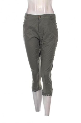 Damenhose Cherry Berry, Größe M, Farbe Grün, Preis 31,99 €