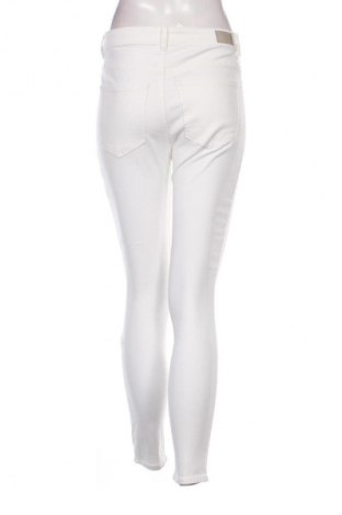 Damskie spodnie Pull&Bear, Rozmiar M, Kolor Biały, Cena 95,99 zł