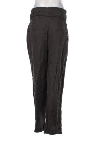 Дамски панталон Zara, Размер M, Цвят Сив, Цена 47,08 лв.