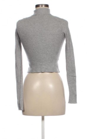 Damski sweter Pull&Bear, Rozmiar M, Kolor Szary, Cena 70,69 zł