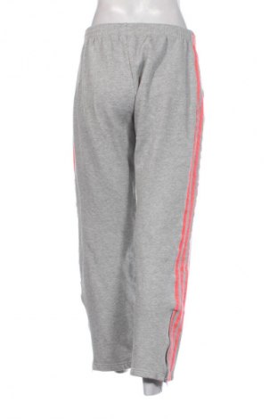 Dámské tepláky Adidas Originals, Velikost M, Barva Šedá, Cena  659,00 Kč