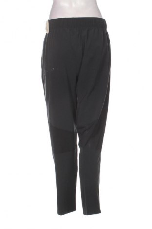 Pantaloni trening de femei Nike, Mărime M, Culoare Negru, Preț 304,99 Lei