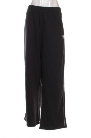 Pantaloni trening de femei Nike, Mărime XL, Culoare Negru, Preț 304,99 Lei