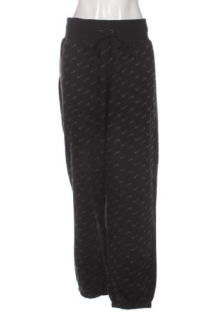 Dámske tepláky Nike, Veľkosť XL, Farba Viacfarebná, Cena  54,95 €