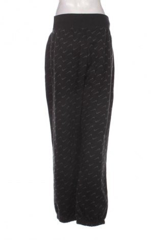 Dámske tepláky Nike, Veľkosť XL, Farba Viacfarebná, Cena  54,95 €