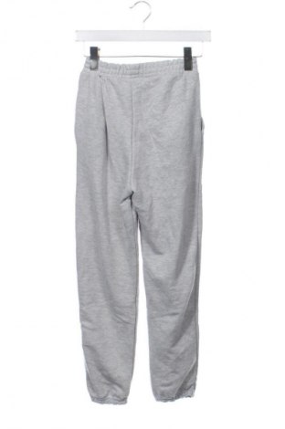 Pantaloni trening de femei Pull&Bear, Mărime XS, Culoare Gri, Preț 150,99 Lei