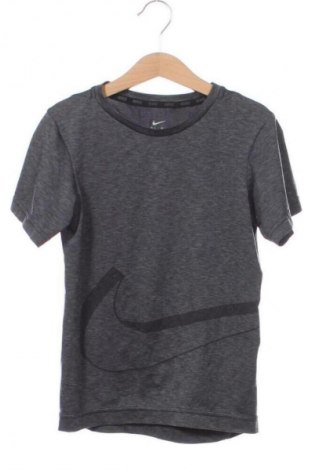 Kinder T-Shirt Nike, Größe 6-7y/ 122-128 cm, Farbe Grau, Preis € 17,99