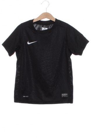 Dziecięcy T-shirt Nike, Rozmiar 4-5y/ 110-116 cm, Kolor Czarny, Cena 81,99 zł