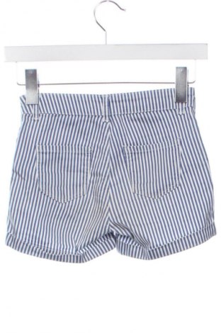 Παιδικό κοντό παντελόνι LC Waikiki, Μέγεθος 6-7y/ 122-128 εκ., Χρώμα Πολύχρωμο, Τιμή 7,40 €