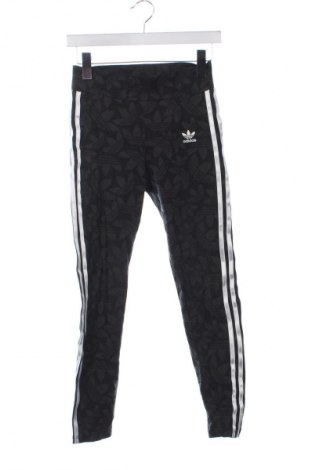 Kinderlegging Adidas Originals, Größe 12-13y/ 158-164 cm, Farbe Mehrfarbig, Preis 17,99 €