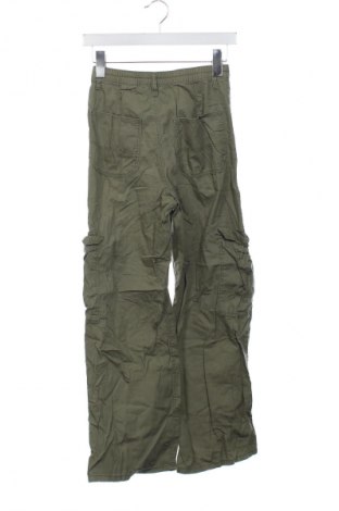 Παιδικό παντελόνι H&M, Μέγεθος 11-12y/ 152-158 εκ., Χρώμα Πράσινο, Τιμή 13,99 €