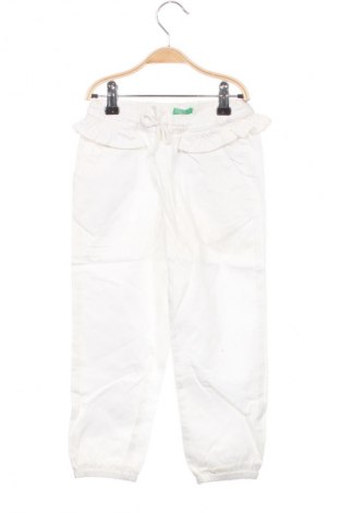Детски панталон United Colors Of Benetton, Размер 4-5y/ 110-116 см, Цвят Бял, Цена 56,00 лв.