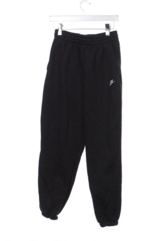Gyerek sport nadrág Nike, Méret 10-11y / 146-152 cm, Szín Fekete, Ár 20 769 Ft