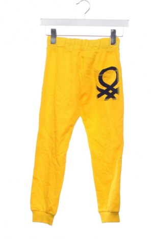 Gyerek sport nadrág United Colors Of Benetton, Méret 7-8y / 128-134 cm, Szín Sárga, Ár 7 339 Ft