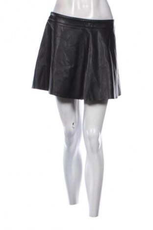 Bőrszoknya H&M Divided, Méret M, Szín Fekete, Ár 4 016 Ft