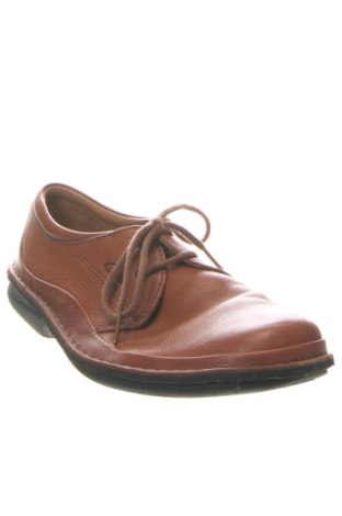 Férfi cipők
 Clarks, Méret 40, Szín Barna, Ár 25 454 Ft