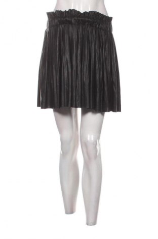 Fustă-pantalon Zara, Mărime M, Culoare Negru, Preț 65,99 Lei