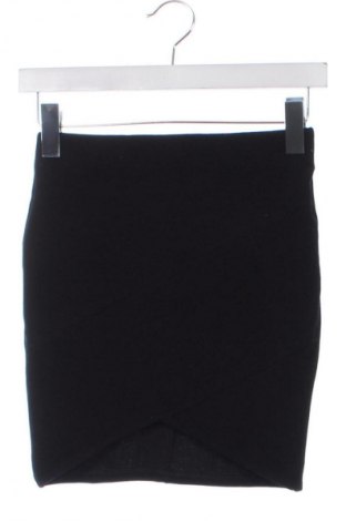 Rock Bershka, Größe XS, Farbe Schwarz, Preis 18,45 €