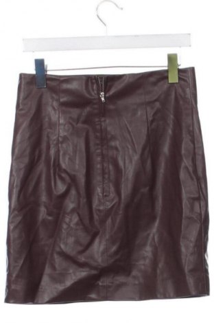 Sukně H&M, Velikost M, Barva Červená, Cena  309,00 Kč