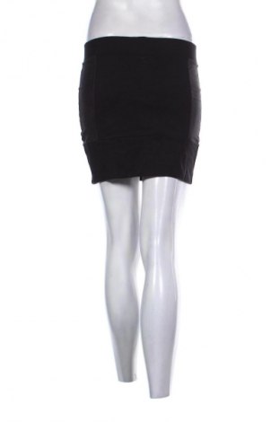 Fustă H&M, Mărime M, Culoare Negru, Preț 24,99 Lei