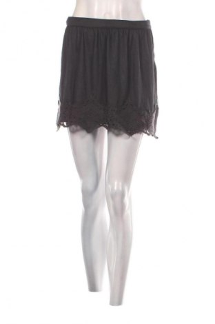 Rock Pull&Bear, Größe L, Farbe Grau, Preis € 13,99