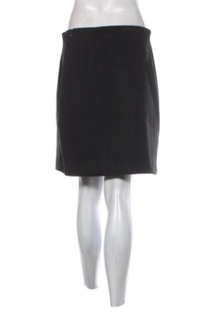 Пола Vero Moda, Размер M, Цвят Черен, Цена 46,99 лв.