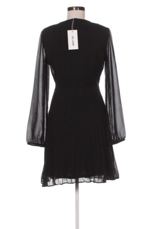 Kleid About You, Größe M, Farbe Schwarz, Preis 64,99 €