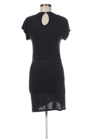 Kleid About You, Größe M, Farbe Schwarz, Preis 30,99 €