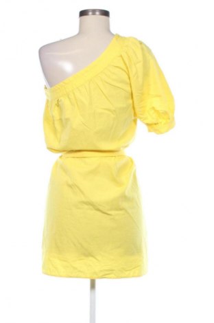 Φόρεμα Bershka, Μέγεθος M, Χρώμα Κίτρινο, Τιμή 24,45 €