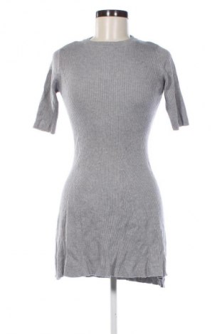 Rochie Bershka, Mărime M, Culoare Gri, Preț 74,81 Lei