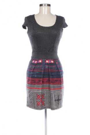Sukienka Desigual, Rozmiar S, Kolor Kolorowy, Cena 188,51 zł