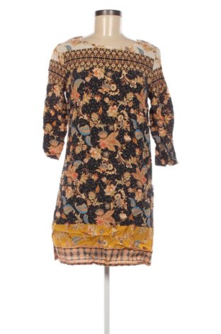 Рокля Desigual, Размер M, Цвят Многоцветен, Цена 82,99 лв.