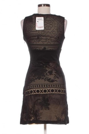Sukienka Desigual, Rozmiar S, Kolor Czarny, Cena 444,30 zł