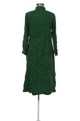 Рокля H&M, Размер S, Цвят Многоцветен, Цена 48,99 лв.