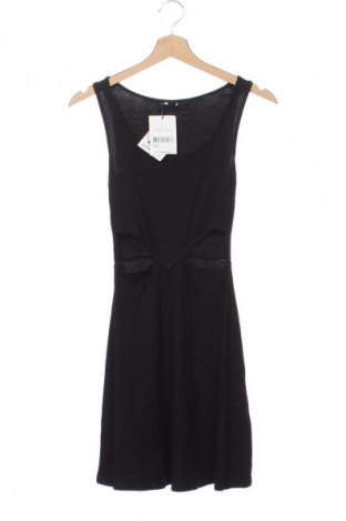 Kleid Jennyfer, Größe XS, Farbe Schwarz, Preis 19,99 €