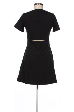 Рокля Max Mara Leisure, Размер S, Цвят Черен, Цена 384,99 лв.