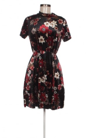 Рокля NEW COLLECTION, Размер S, Цвят Многоцветен, Цена 48,99 лв.