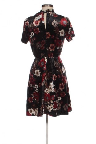 Рокля NEW COLLECTION, Размер S, Цвят Многоцветен, Цена 48,99 лв.