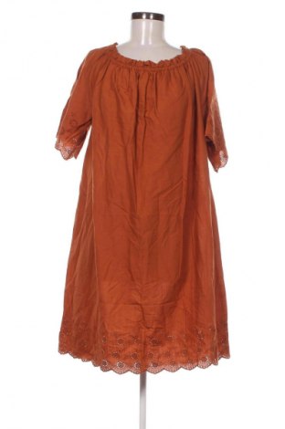 Ruha ONLY Carmakoma, Méret XL, Szín Barna, Ár 21 638 Ft