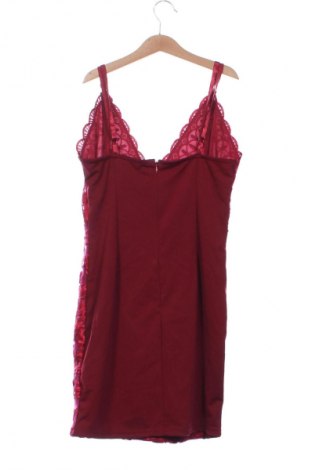 Sukienka Pretty Little Thing, Rozmiar XS, Kolor Czerwony, Cena 95,99 zł