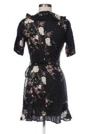 Φόρεμα Pull&Bear, Μέγεθος M, Χρώμα Πολύχρωμο, Τιμή 15,00 €
