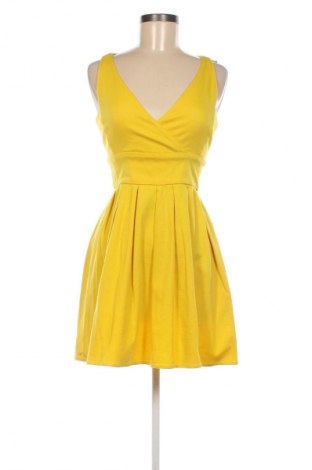 Šaty  Pull&Bear, Velikost M, Barva Žlutá, Cena  377,00 Kč