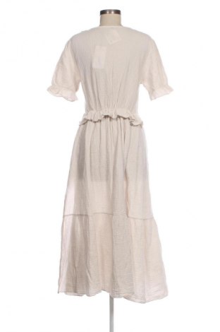 Φόρεμα Sassy Classy, Μέγεθος M, Χρώμα Εκρού, Τιμή 69,99 €