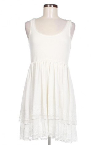 Kleid Silvian Heach, Größe M, Farbe Weiß, Preis € 41,60